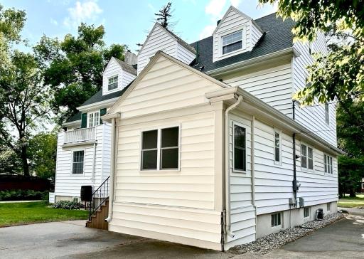 1119 Broadway N, Fargo, ND 58102