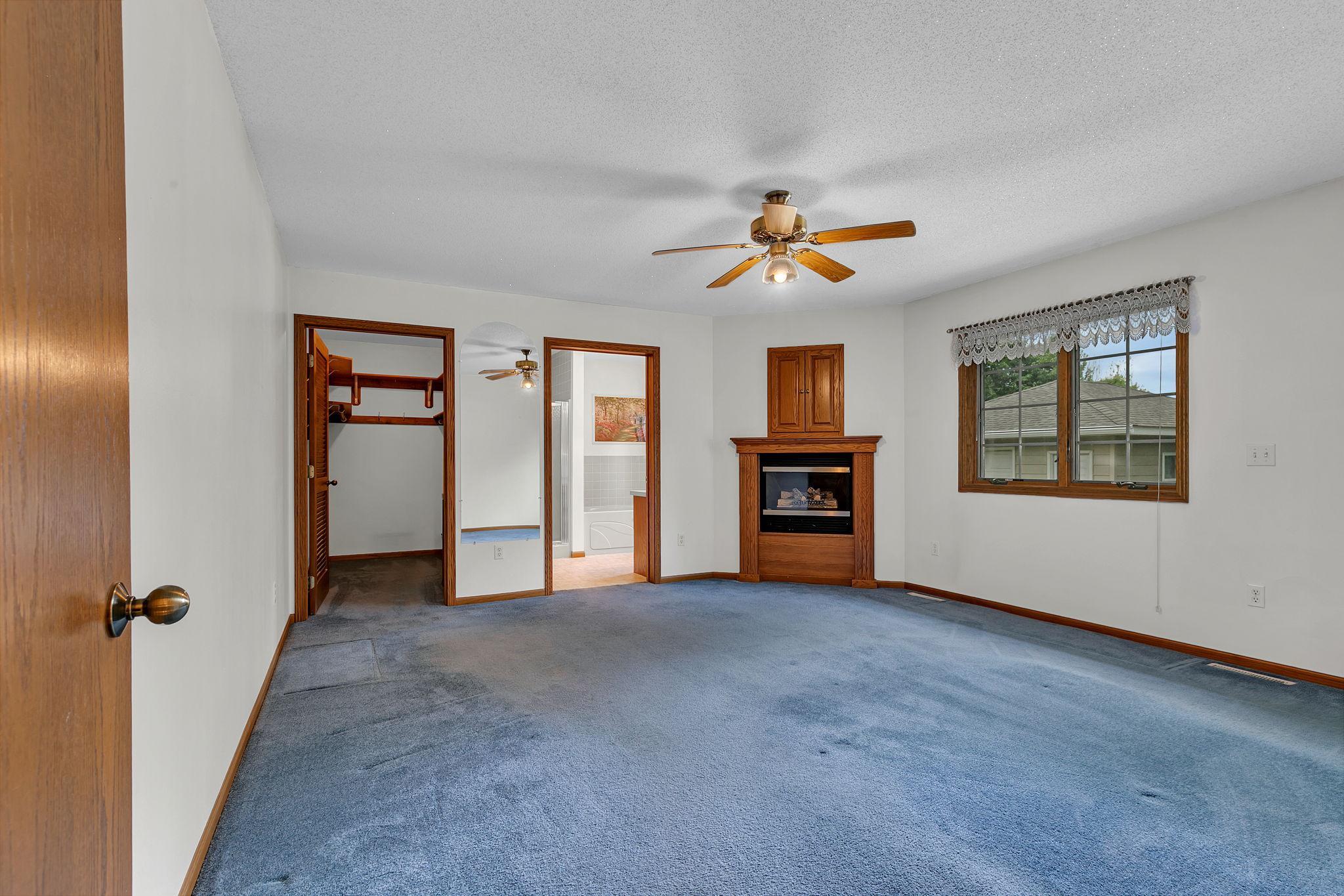 16x16 Primary Bedroom with Gas Fireplace