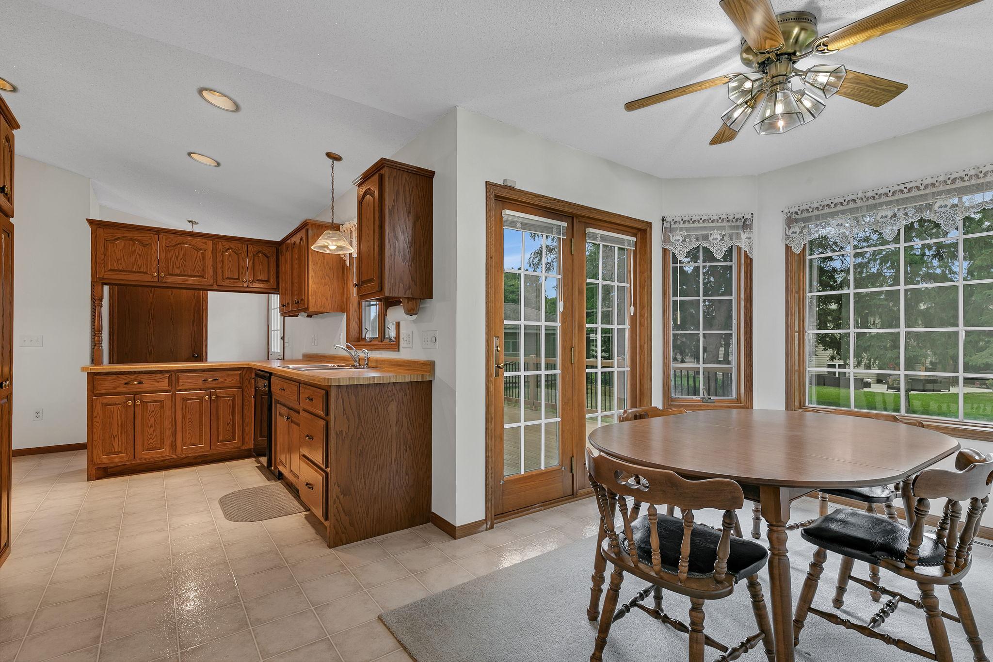 Beautiful Windows to Allow Natural Light Throughout