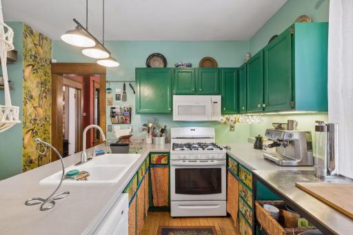 608 Bates Avenue, Saint Paul, MN 55106
