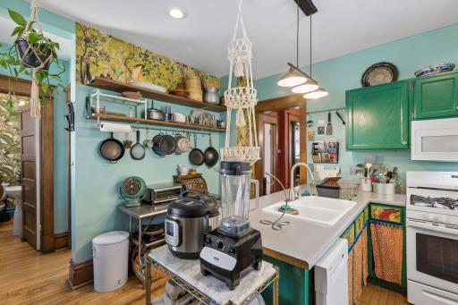 608 Bates Avenue, Saint Paul, MN 55106