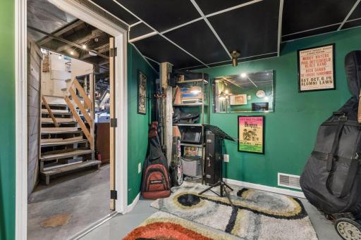 608 Bates Avenue, Saint Paul, MN 55106