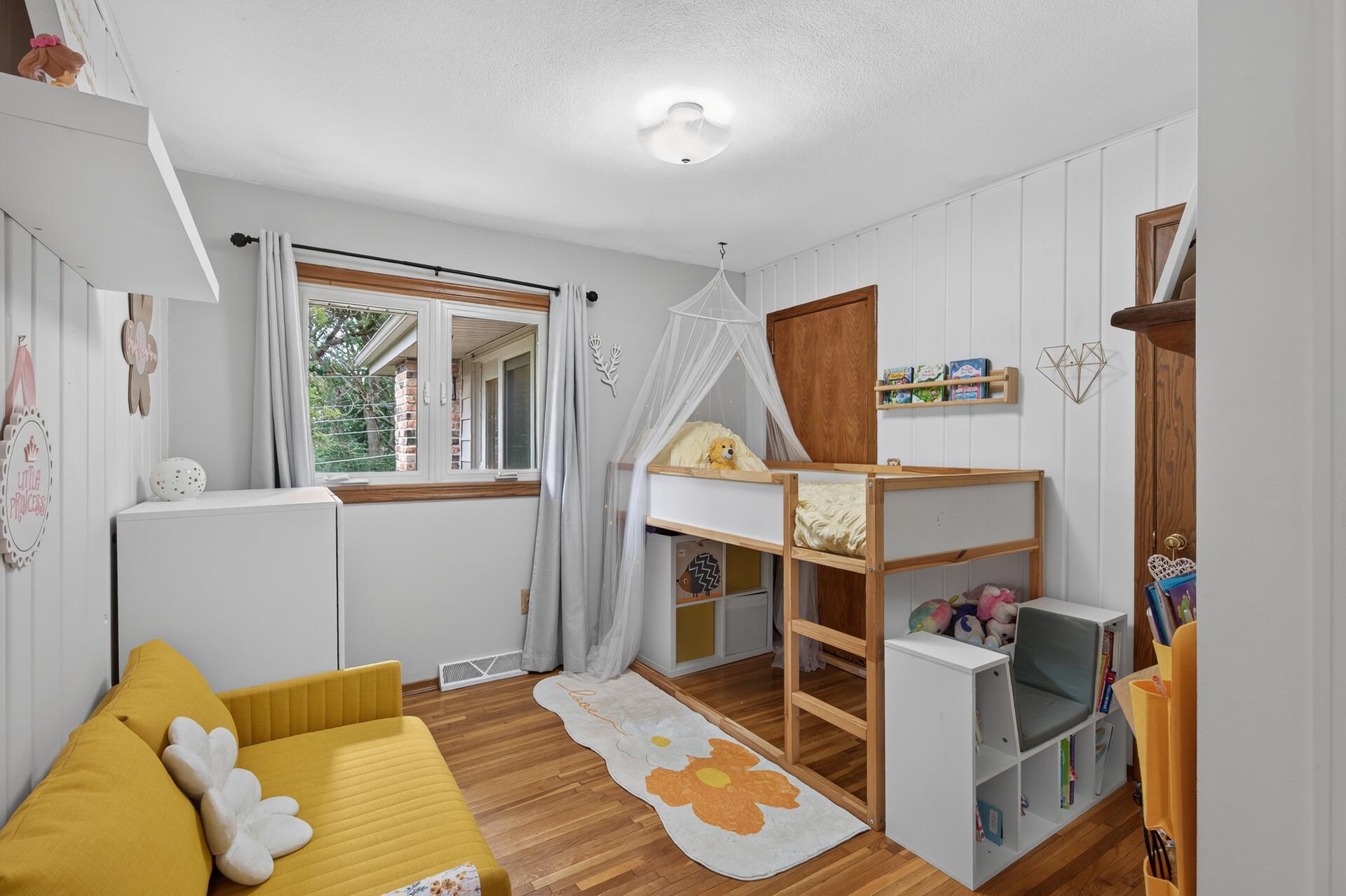 Main level: bedroom 2
