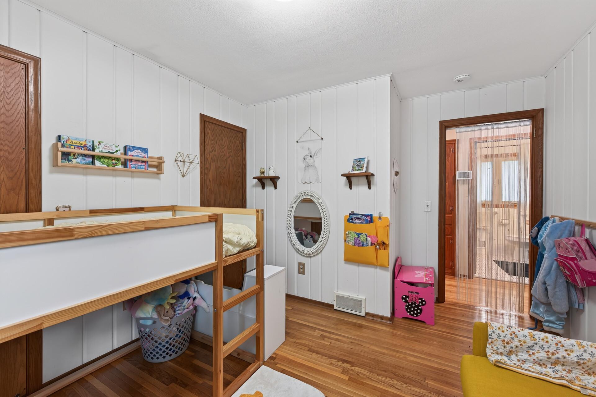 Main level: bedroom 2