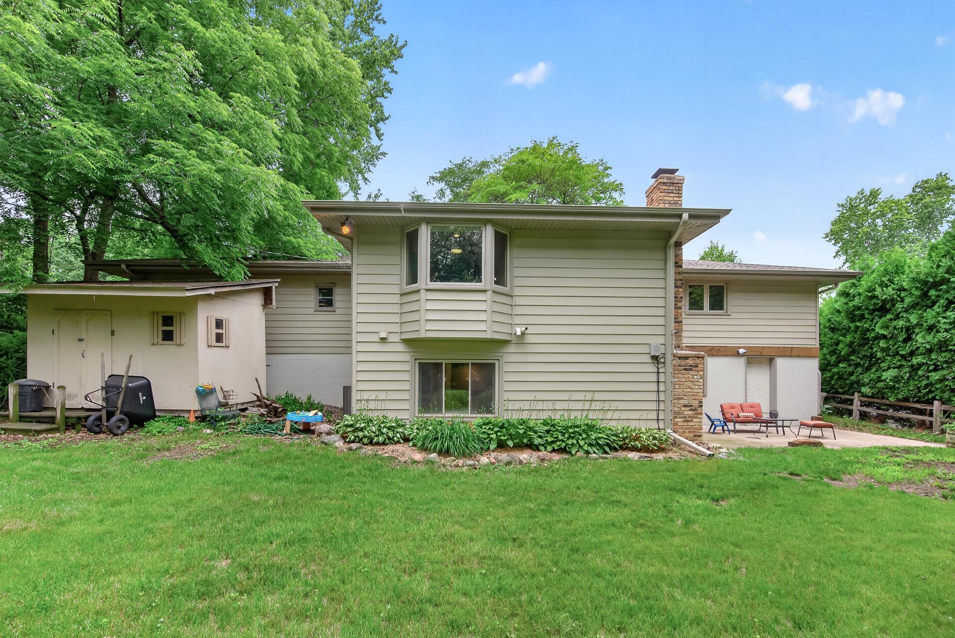 Beautiful private 1/2 acre lot in convenient Burnsville location