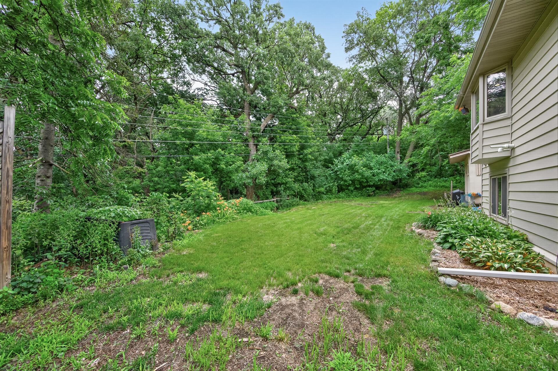 Beautiful private 1/2 acre lot in convenient Burnsville location
