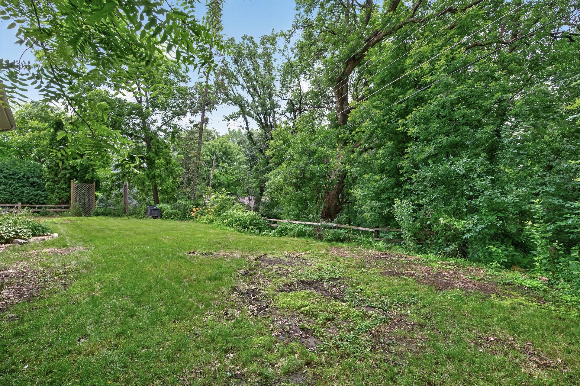 Beautiful private 1/2 acre lot in convenient Burnsville location