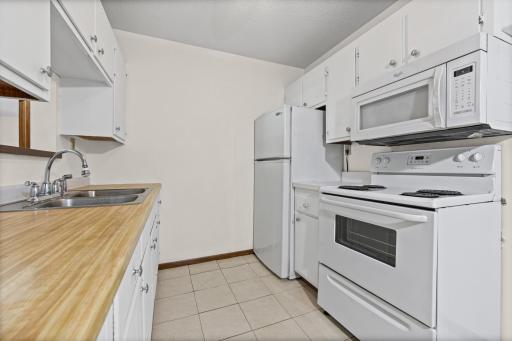 6007 W Broadway Avenue, 303, New Hope, MN 55428