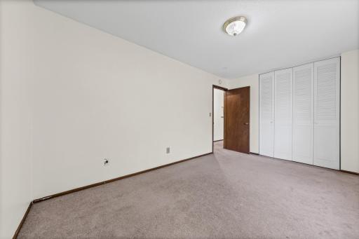6007 W Broadway Avenue, 303, New Hope, MN 55428