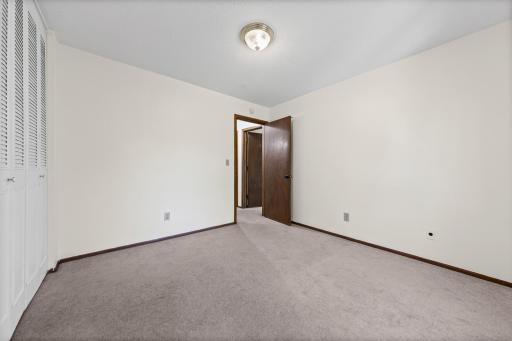 6007 W Broadway Avenue, 303, New Hope, MN 55428