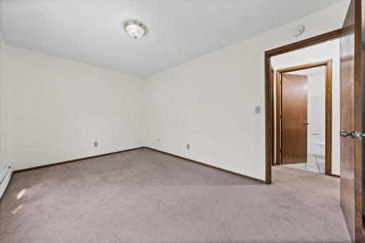 6007 W Broadway Avenue, 303, New Hope, MN 55428