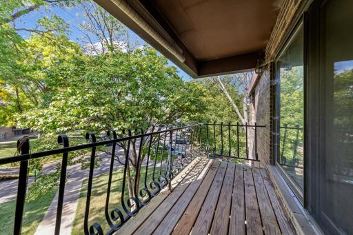 6007 W Broadway Avenue, 303, New Hope, MN 55428