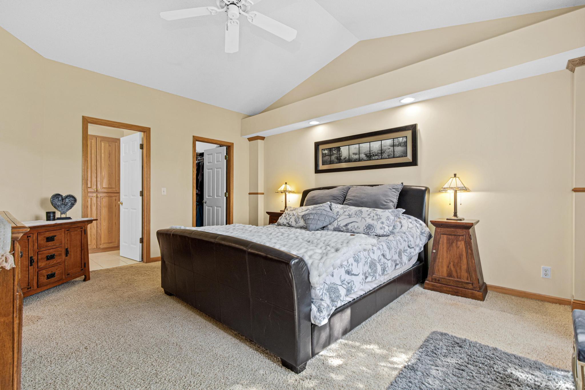primary bedroom.jpg