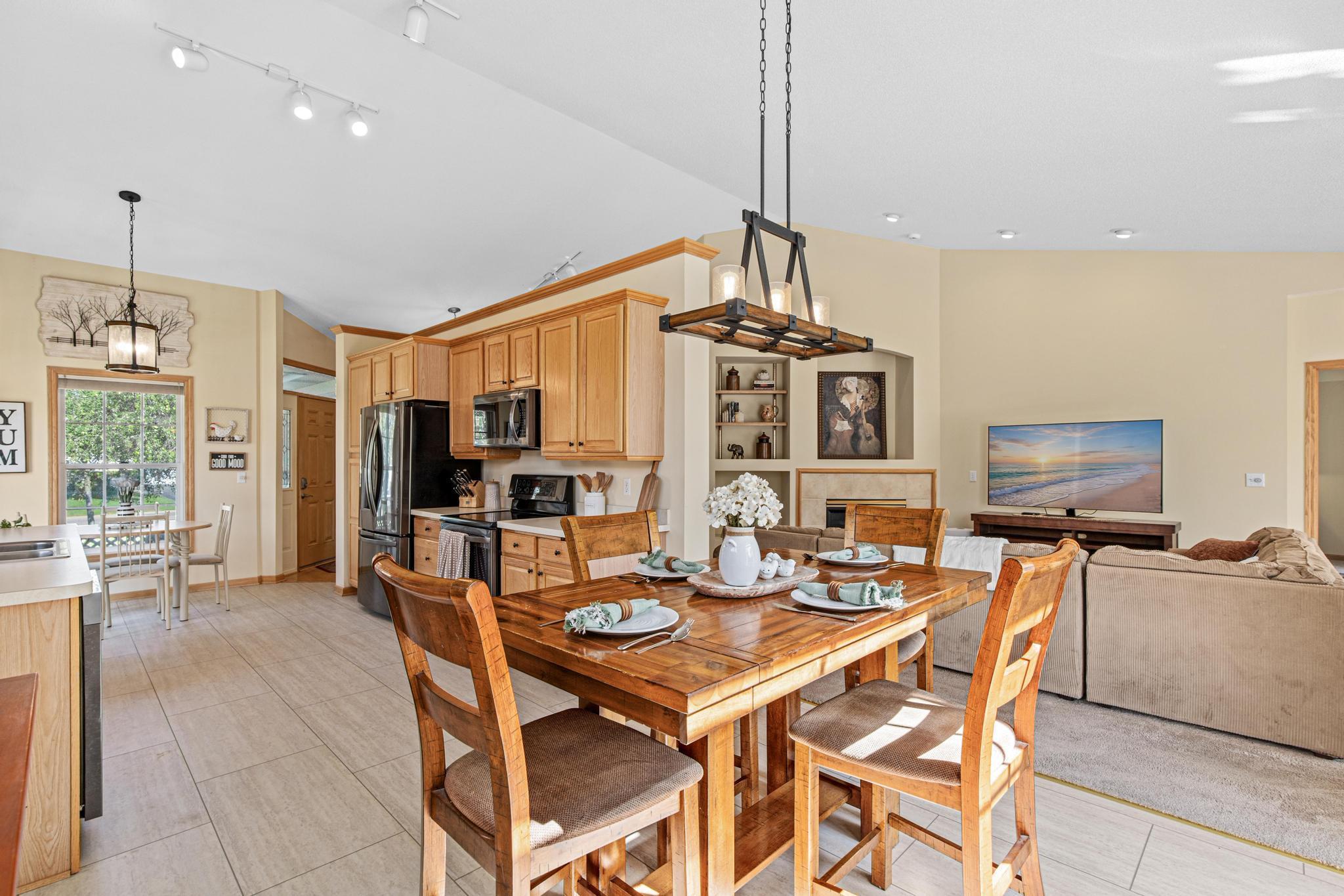 dining kitchen.jpg