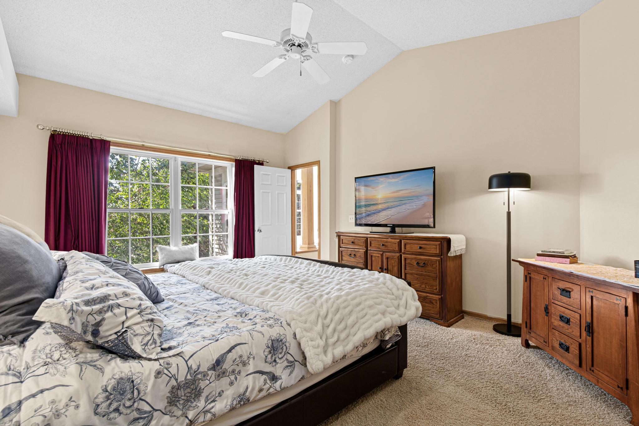 primary bedroom 3.jpg