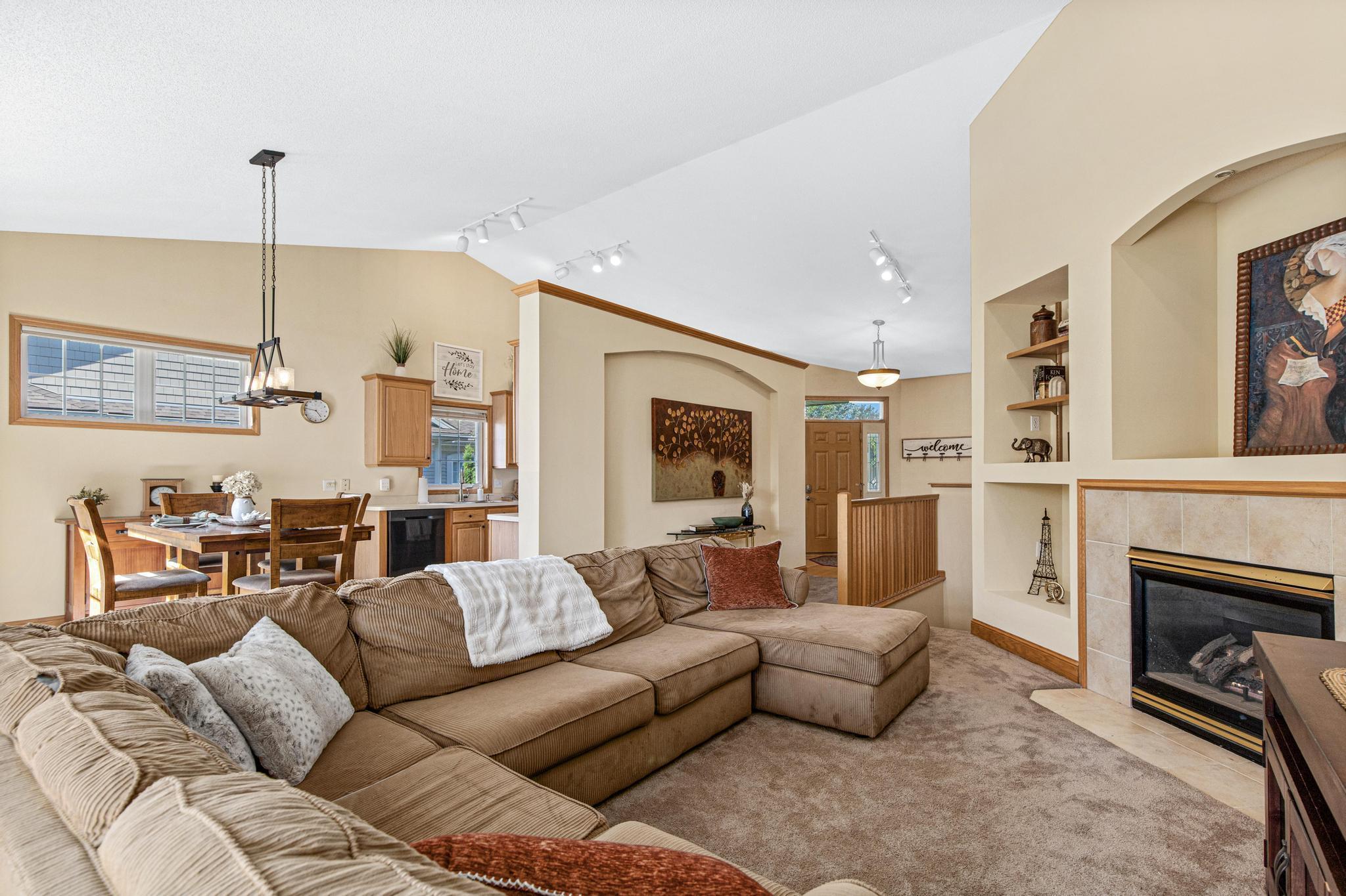 living room 4.jpg
