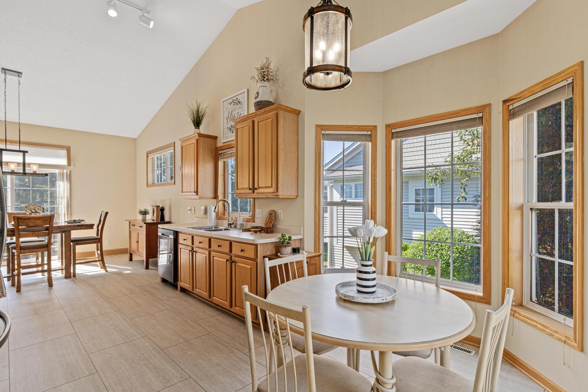 kitchen full.jpg