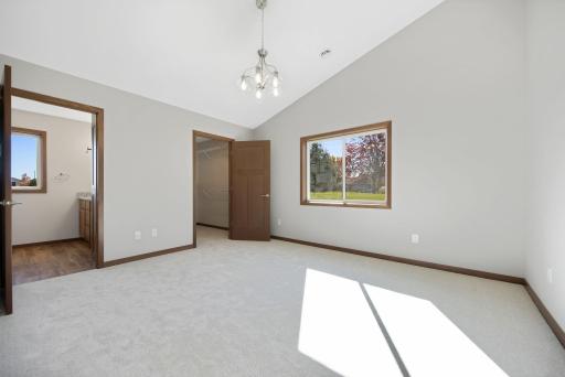 Master Bedroom To Master Bath-Walkin Closet