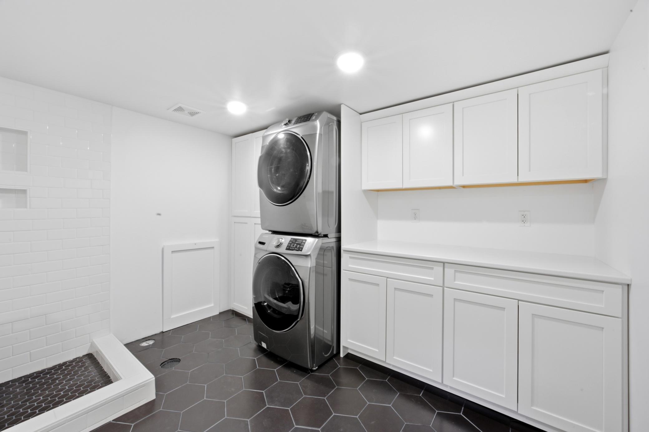 Bathroom/Laundry