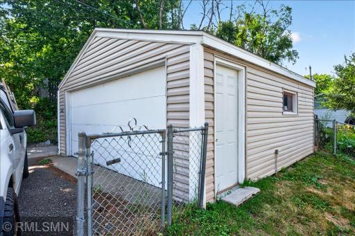 2 car garage!