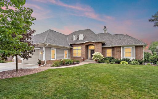 8072 Enclave Circle, Woodbury, MN 55125