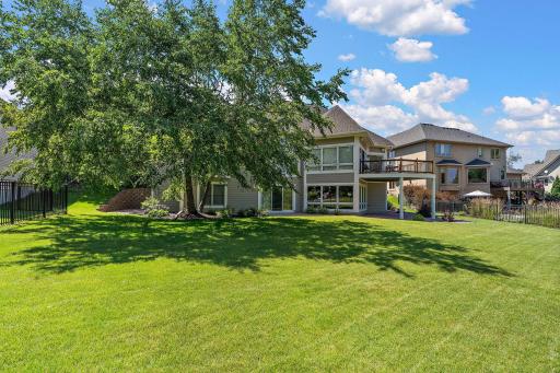 8072 Enclave Circle, Woodbury, MN 55125