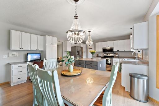 8072 Enclave Circle, Woodbury, MN 55125
