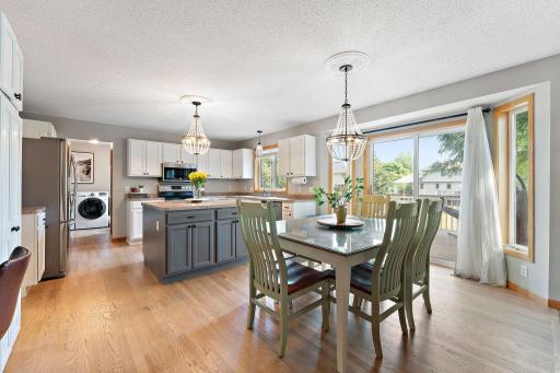 8072 Enclave Circle, Woodbury, MN 55125