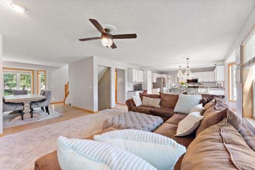 8072 Enclave Circle, Woodbury, MN 55125