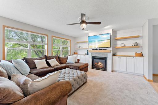 8072 Enclave Circle, Woodbury, MN 55125