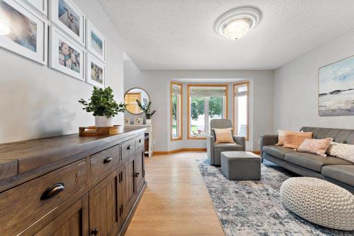 8072 Enclave Circle, Woodbury, MN 55125