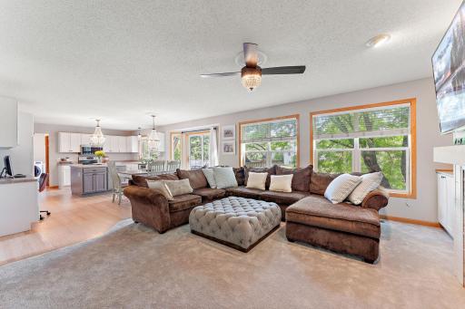 8072 Enclave Circle, Woodbury, MN 55125