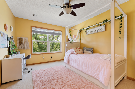 8072 Enclave Circle, Woodbury, MN 55125