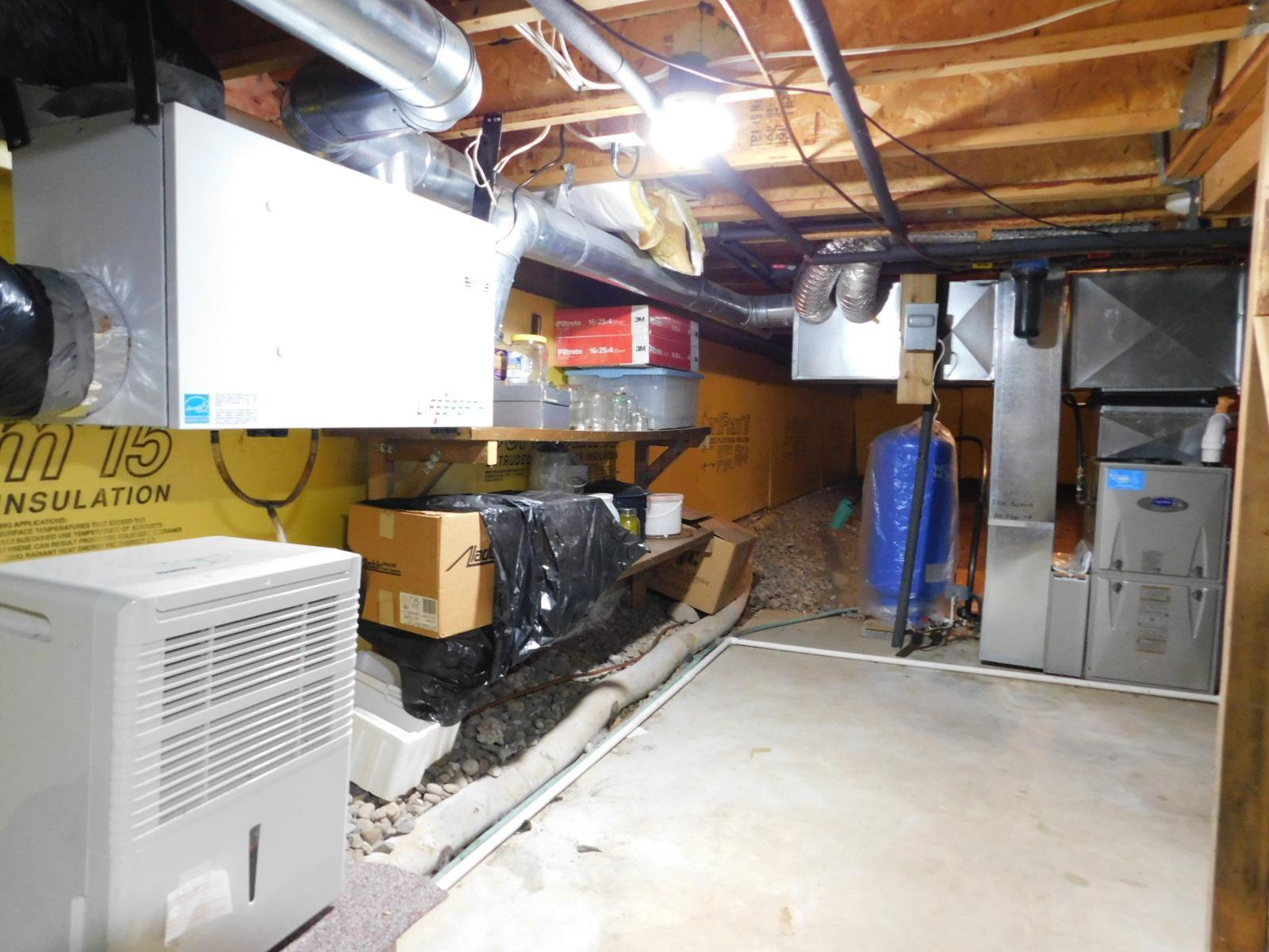 Basement 1.JPG