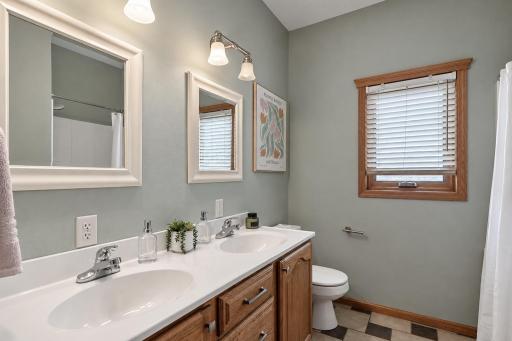 109 Cougar Drive, Mankato, MN 56001