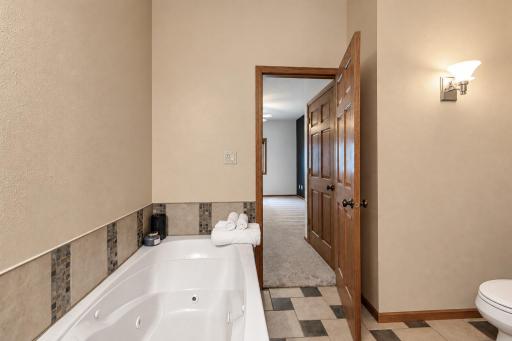109 Cougar Drive, Mankato, MN 56001
