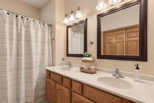 109 Cougar Drive, Mankato, MN 56001
