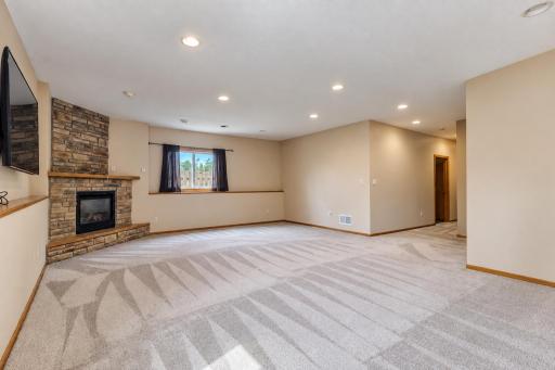 109 Cougar Drive, Mankato, MN 56001
