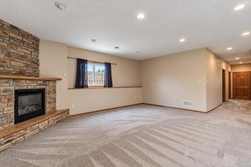 109 Cougar Drive, Mankato, MN 56001