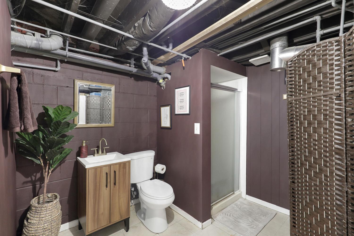 Lower level 3/4 Bath