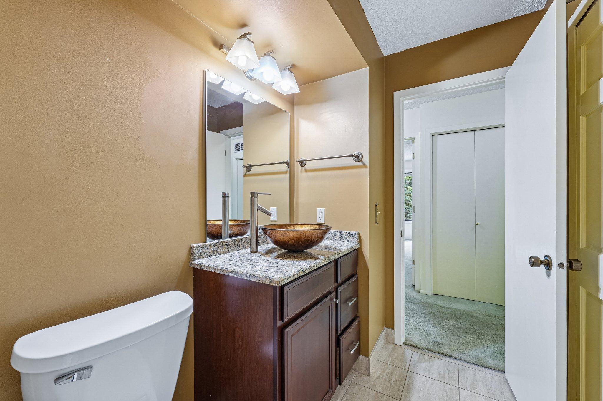 30-web-or-mls-Londin Ln E-S1508-024.jpg