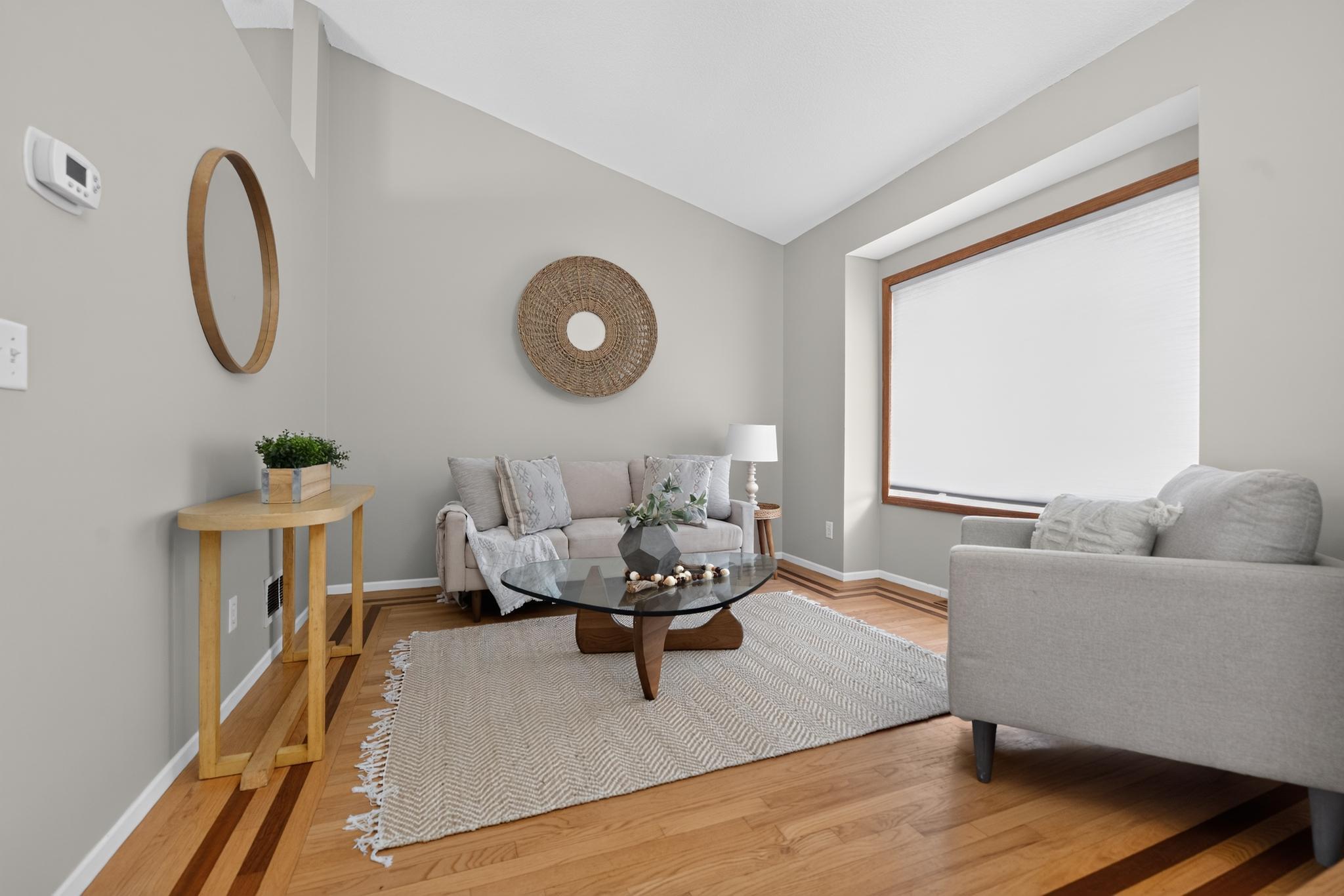 08_16755_Firestone_Way-Living_room-7204.jpg