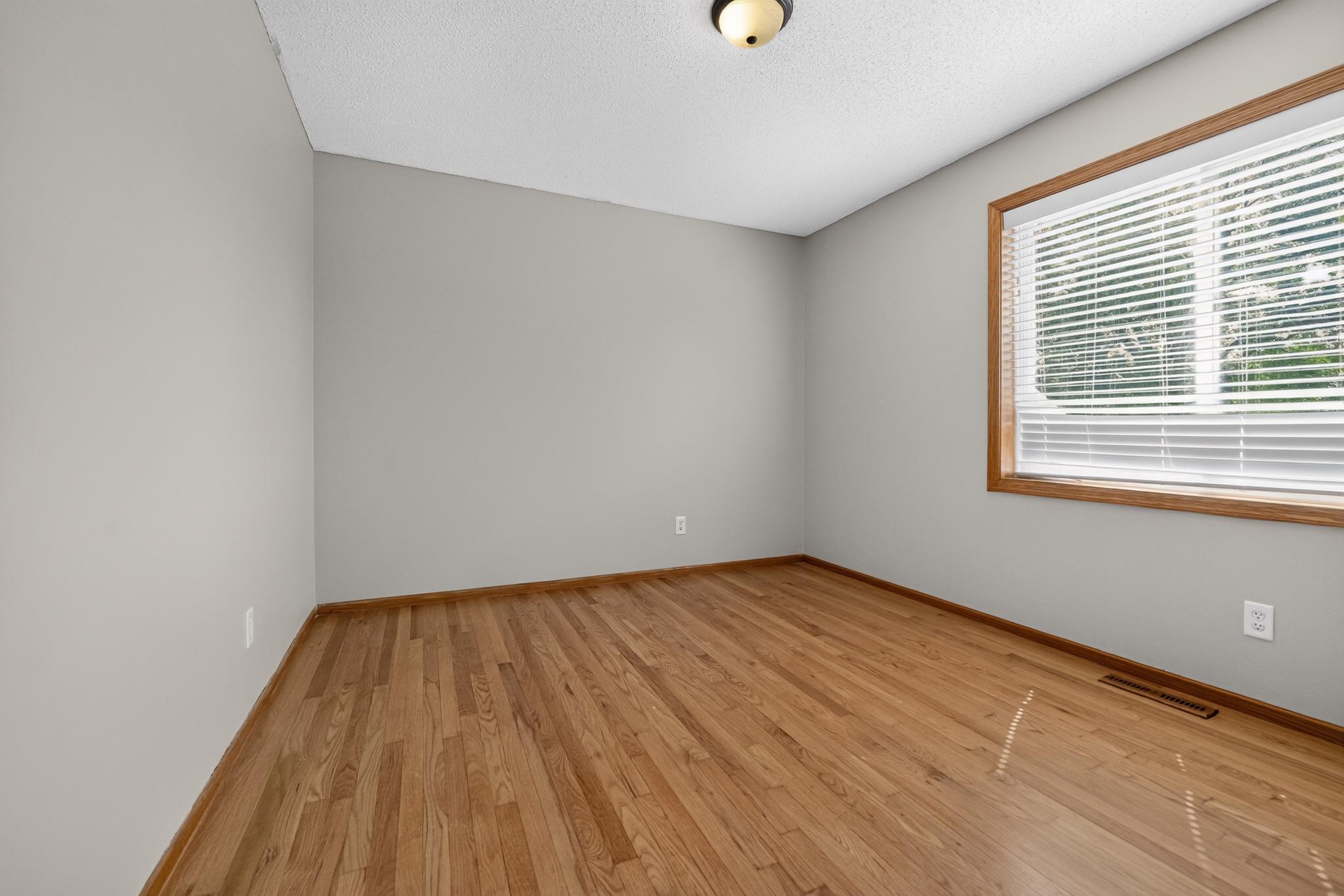21_16755_Firestone_Way-Bedroom-7239.jpg