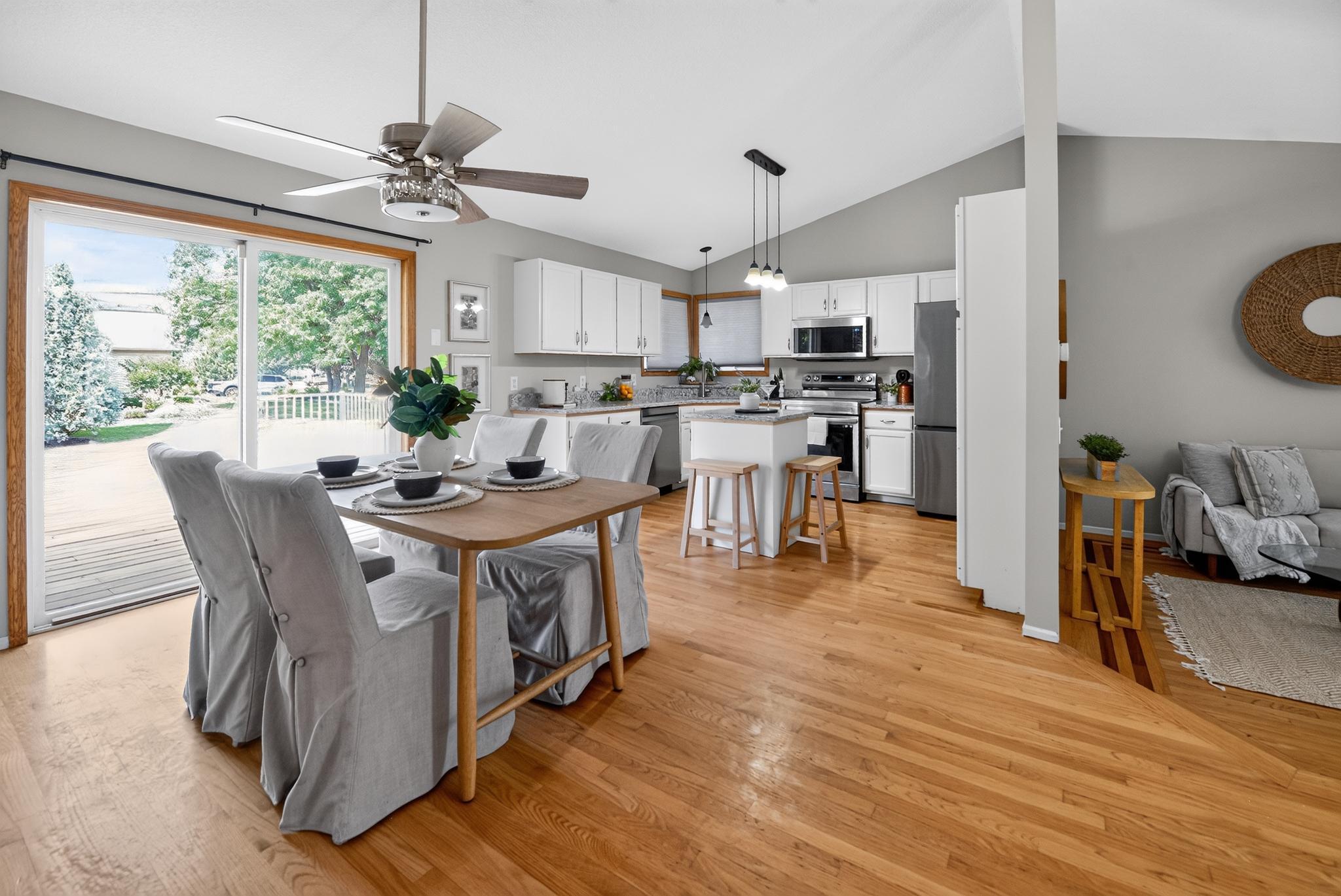 16_16755_Firestone_Way-Dining_room-7198.jpg
