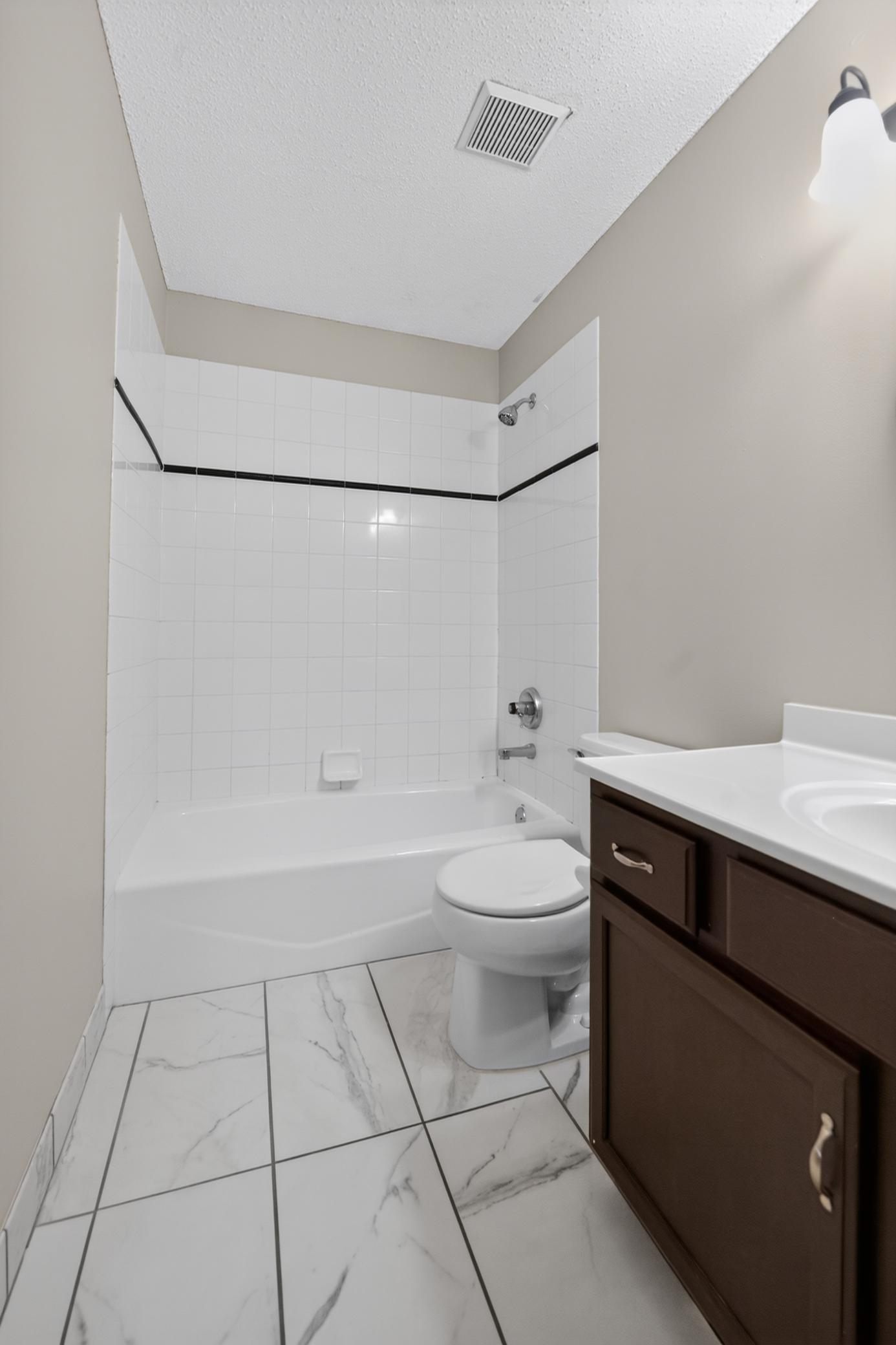 27_16755_Firestone_Way-Bathroom-7243.jpg