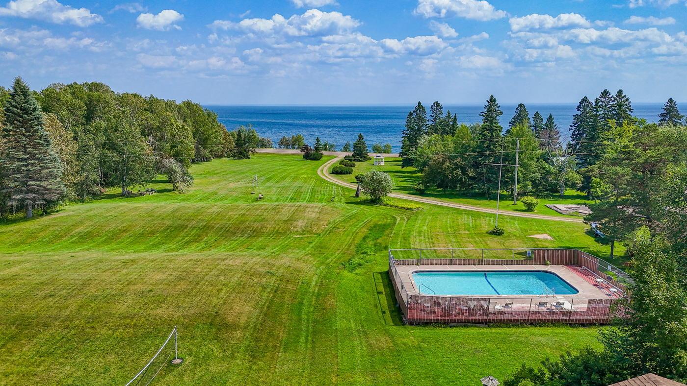 11_DM_DuluthResort-65.jpg