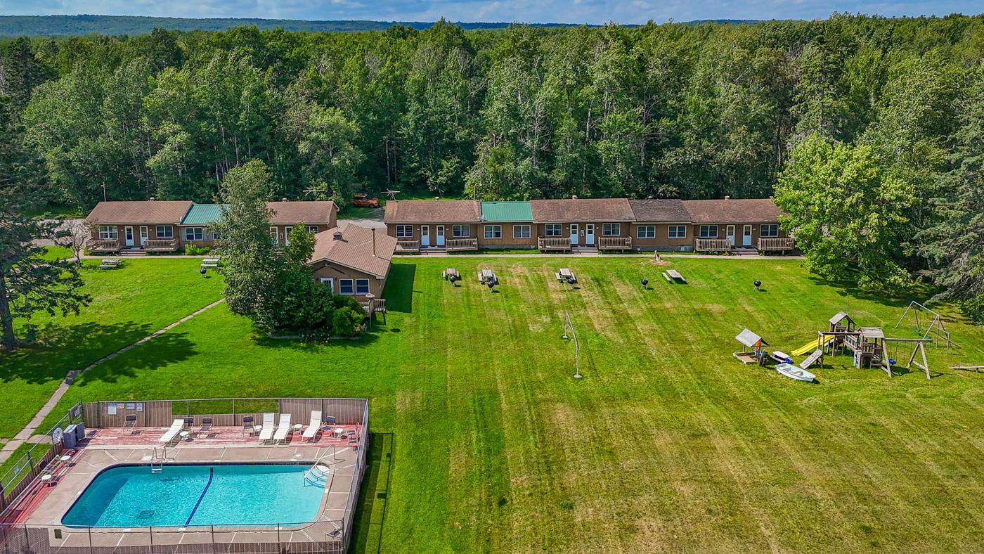16_DM_DuluthResort-60.jpg