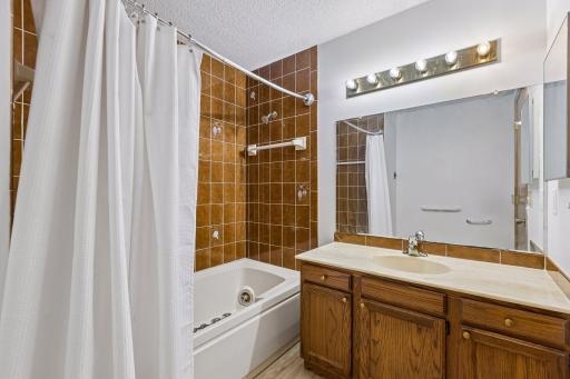 340 Inland Lane N, Plymouth, MN 55447