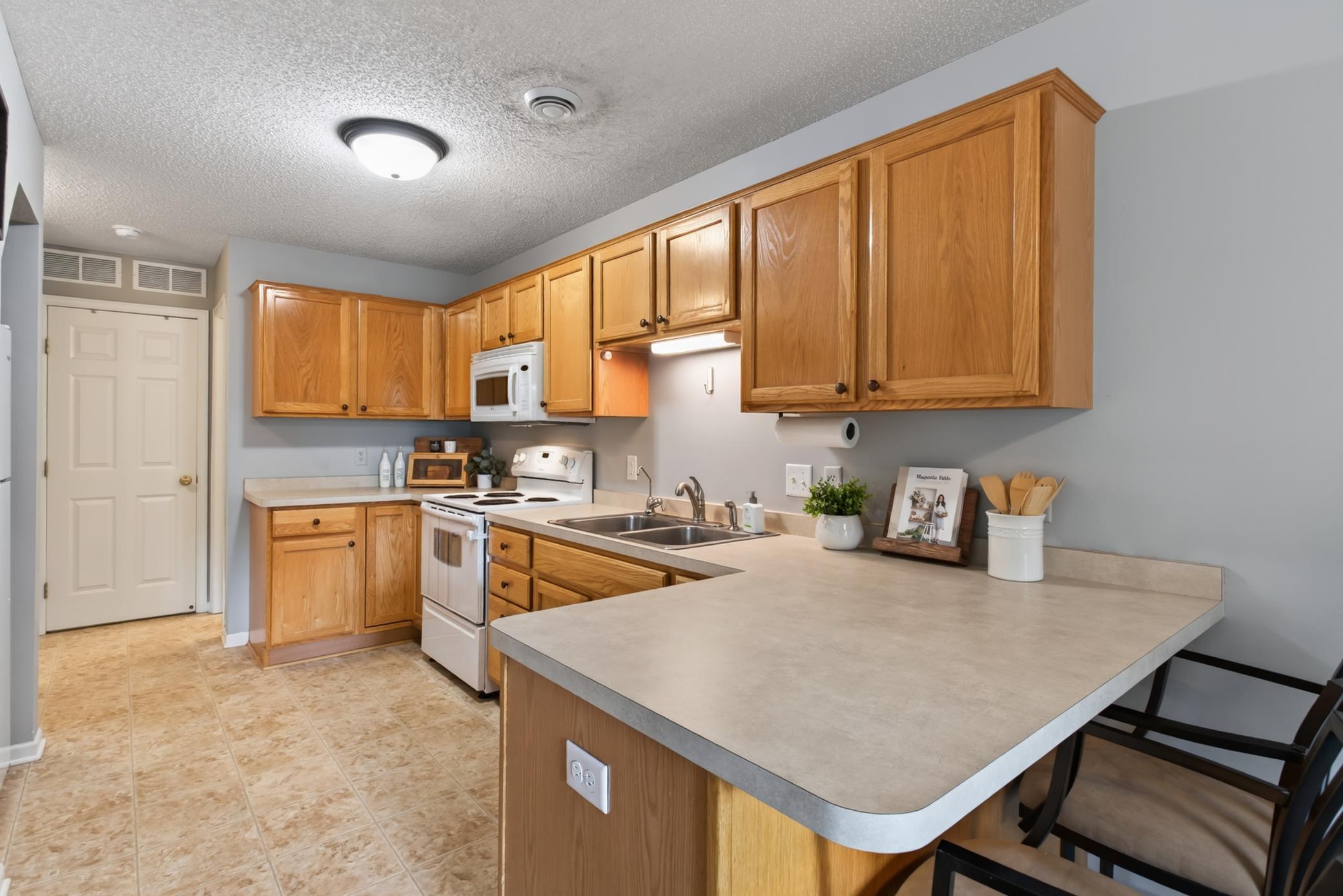 Main level: kitchen