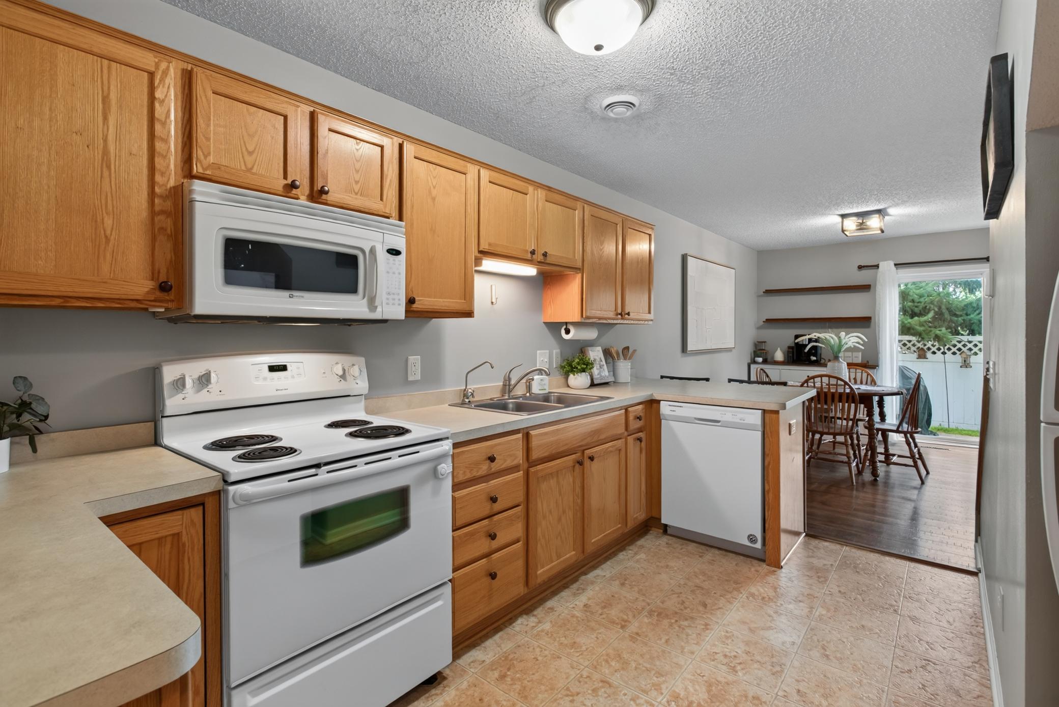 Main level: kitchen